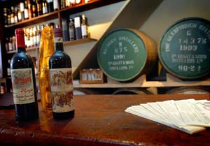 The Wine Shop logo